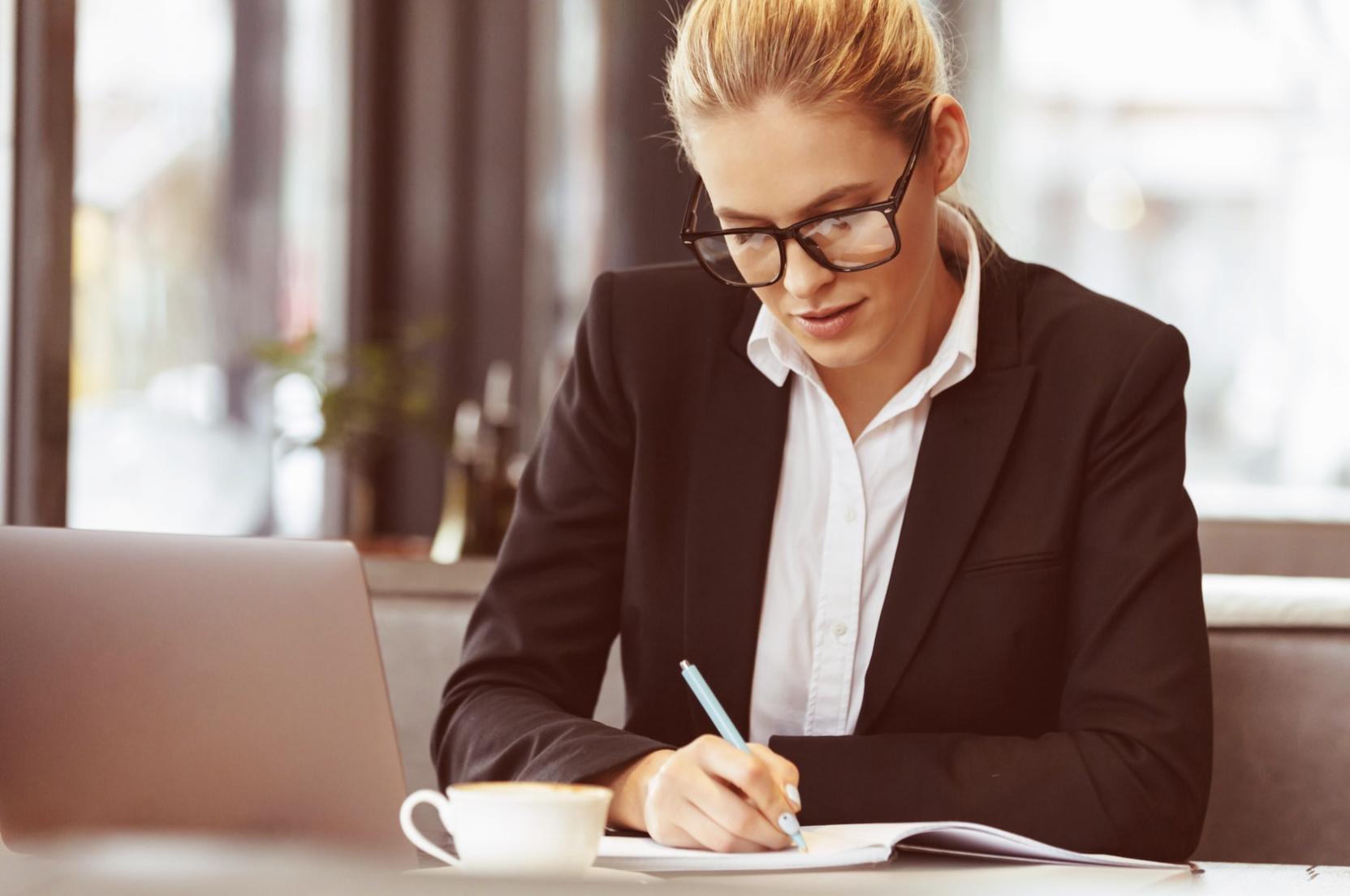 Entwicklung digitaler Bildungsformate und Kursgestaltung